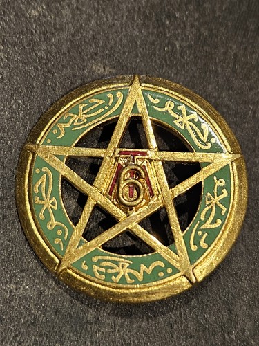 Insigne pucelle militaire - insigne,