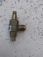 ELM  LEBLANC GVM7 ou GLM7 disconnecteur 8 716 743 954 0 d'occasion