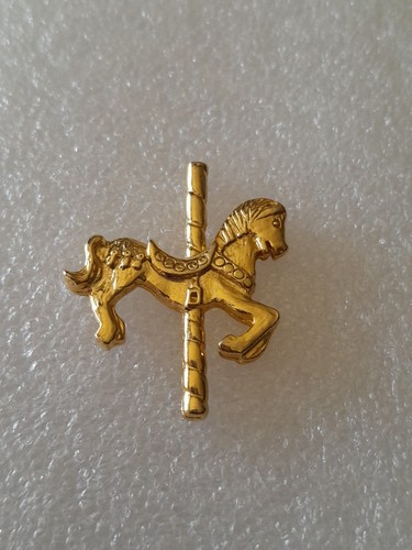 Pin manege carrousel cheval - manege,