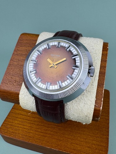 Sekonda wristwatch soviet - sekonda,