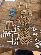 FIGURINES HO 1/87 FERMIERS CHARRETTE ET ANIMAUX CHEVAUX  MKD PREISER MERTEN ?