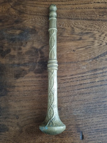 Ancien pilon laiton - en,