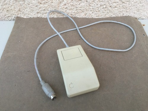 Ancienne souris apple - ancienne, /