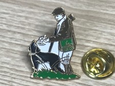 pins GROUPAMA CHASSEUR CHASSE signe pins WORLD. chien fusil gibier assurance FRA