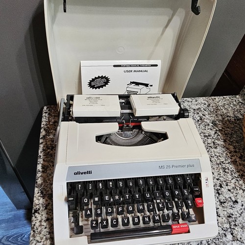 Vintage white olivetti 25 - white,