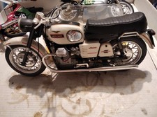 PROTAR 1/9- MOTO GUZZI V7