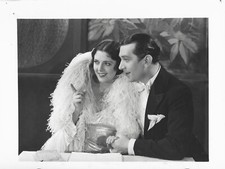 Photo originale chasseur de chez Maxim's Suzy Vernon Robert Burnier Boa en plume