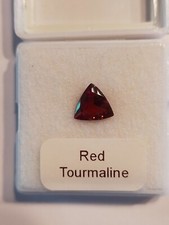 Jolie et rare Tourmaline rouge et rose Rubellite pierre précieuse gemme Brésil
