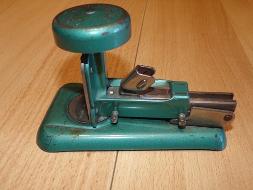 Ancienne agrafeuse jakyneuf - ancienne,