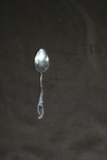 Cuillère à café ancienne en argent très décorée - 17 gr