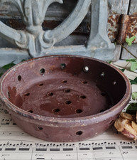 ANCIENNE  FAISSELLE EGOUTTOIR