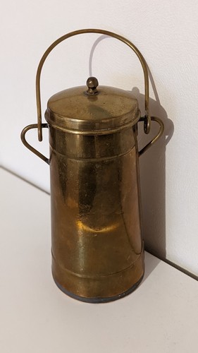 Pot lait signé - pot,