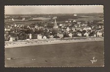 ERQUY (22) LE BOURG & LA PLAGE du BOURG en vue aérienne en 1953