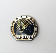 Pin's   SFODF médical orthodontie Tour Eiffel