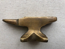 Mini enclume en laiton 