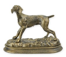 Une figurine en fonte