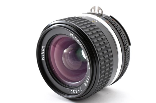 Objectif grand angle nikon - grand,