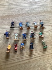 15 figurines starlux cure,gendarme,facteur,voyageurs