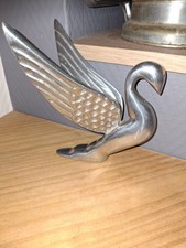 Belle mascotte automobile ou insigne de capot à identifier