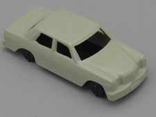 Voiture Mercedes 240D grise verdâtre - Jouef H0