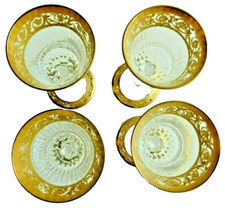 verre à liqueur à pied en