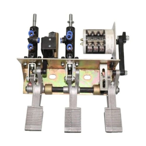 Machine pneus avec - machine, pédale