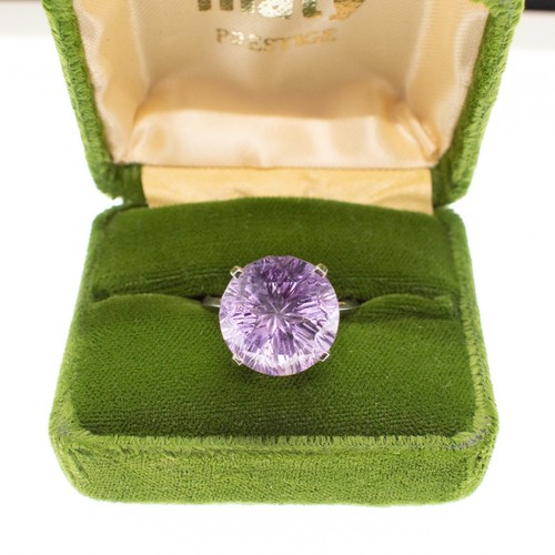 Belle bague dit - de, cocktail