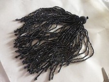 ANCIEN POMPON EN PERLES DE