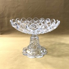 grande coupe sur pied en cristal de Baccarat modèle diamants carrés 20 cm Fruits