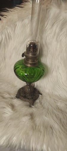 Ancienne lampe pétrole - à,