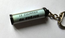 Ancien porte clé Le Courrier de Fréjus Journal Polémique, Années 60.