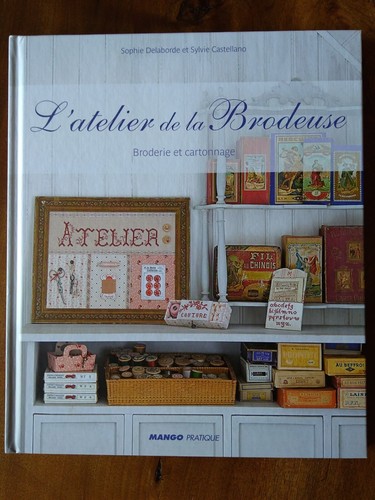 Atelier brodeuse - l'atelier,