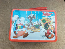 BOITE EN METAL VALISETTE  KINDER  ASTERIX  BON ETAT