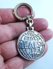 Ancien porte cle métal Augis