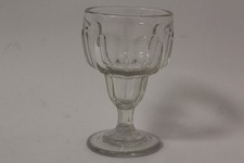 Ancien verre à absinthe à