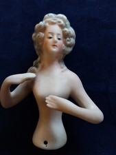 Demi Figurine Ancienne en BISCUIT Porcelaine Marquise Hauteur 9 cm