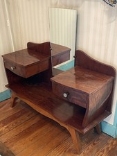 table de chevet /coiffeuse vintage années 1940 très bon état