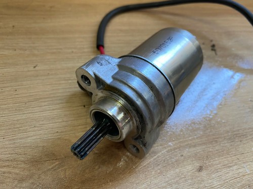 Demarreur electrique moteur - un,