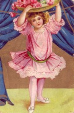 CPA Fantaisie FILLETTE en Tenue rose danse Plat de Roses sur la Tête. Ecrite1906