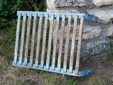 GRILLE de PUITS, porte grille, ruisseau, en métal-acier, jardin, porte de puits 