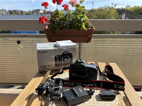 Canon eos mark - canon,