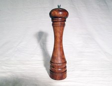 Moulin à poivre ancien