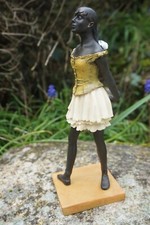 RE0088  FIGURINE STATUETTE
