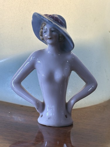 Figurine buste poupée - de, en