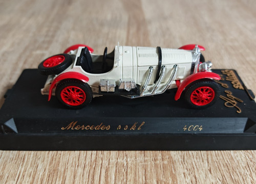Voiture miniature
