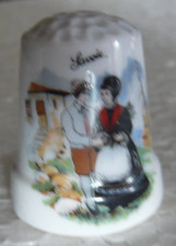 Dé à coudre de collection en porcelaine décoré de Savoyards d'Annemasse