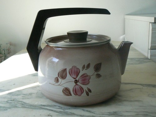 Ancienne bouilloire emaillee - ancienne,
