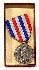 Médaille, pucelle, Insigne