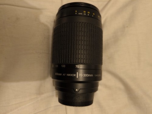 Objectif nikon nikkor très - af,