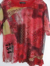 Top/Tee shirt/Haut rouge